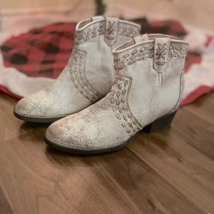 Very Volitile leather booties